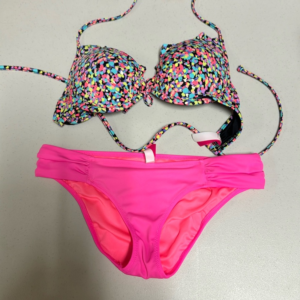 Victoria’s Secret bikini